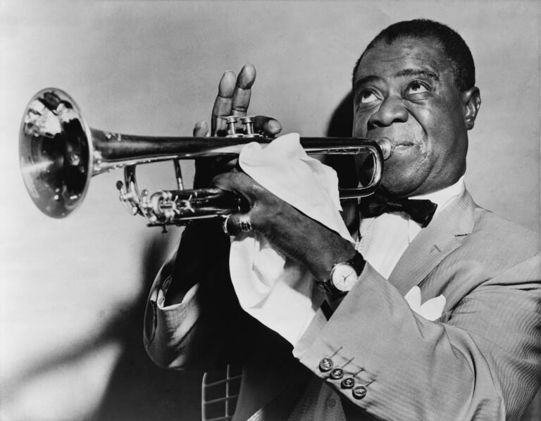 esittele pop ja jazzmusiikkia yhdistavia esityksia