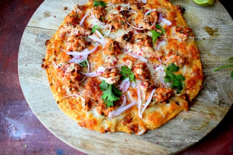 herkkullinen pizza ja kebab houkuttelevat annokset