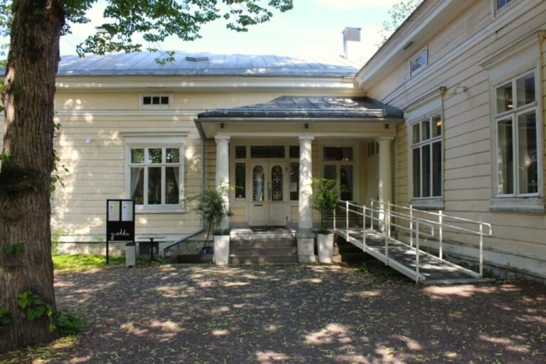 kaunis kuva ravintola hus lindmanin ulkoasusta