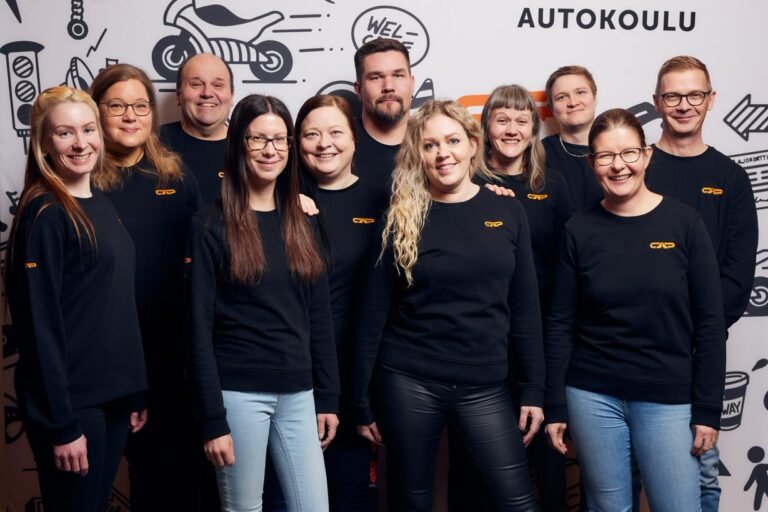 kuva ajokoulutuksesta hervannan kauniissa ymparistossa