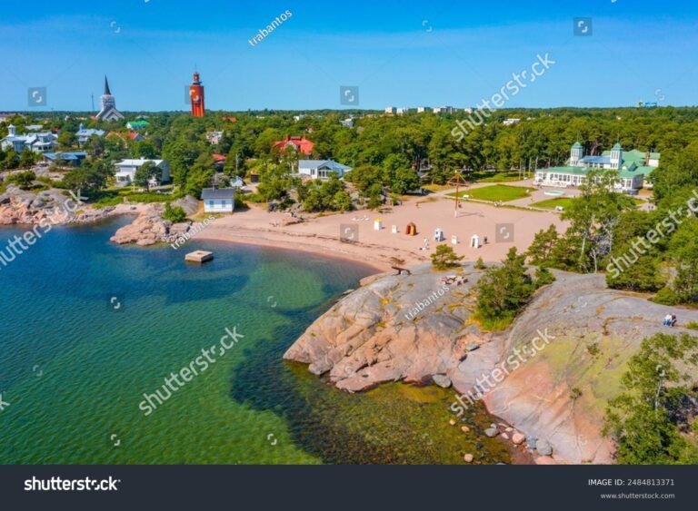 kuva hangon kauniista rannasta tai satamasta