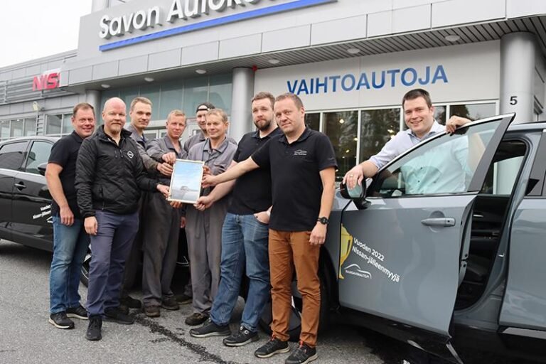 kuva mikkelista ja suur savon autosta