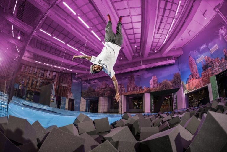 kuva superpark vuokatin varikkaasta sisatilasta