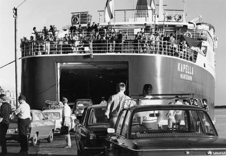 kuva viking linesta laivalla tai matkustajista